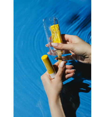 Ενυδατικό Lip Balm SPF 30 Ενυδατικό Lip Balm SPF 30